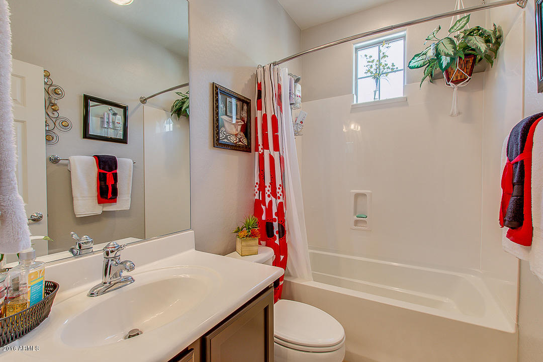 20761 West Ridge Road Buckeye, AZ 85396 - Photo 31 of 41 2nd Bathroom