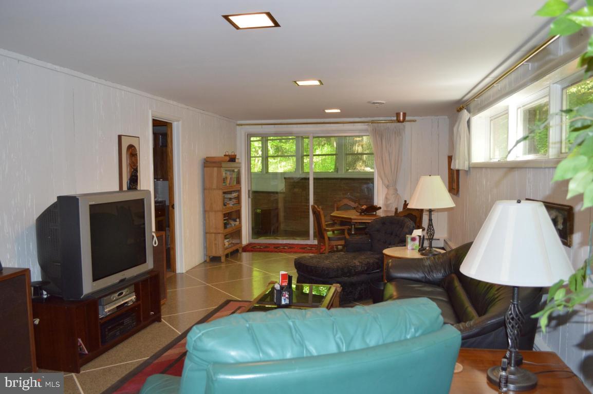 2796 Spring Valley Road Lancaster, PA 17601 - Photo 7 of 26 Gallery Image 7