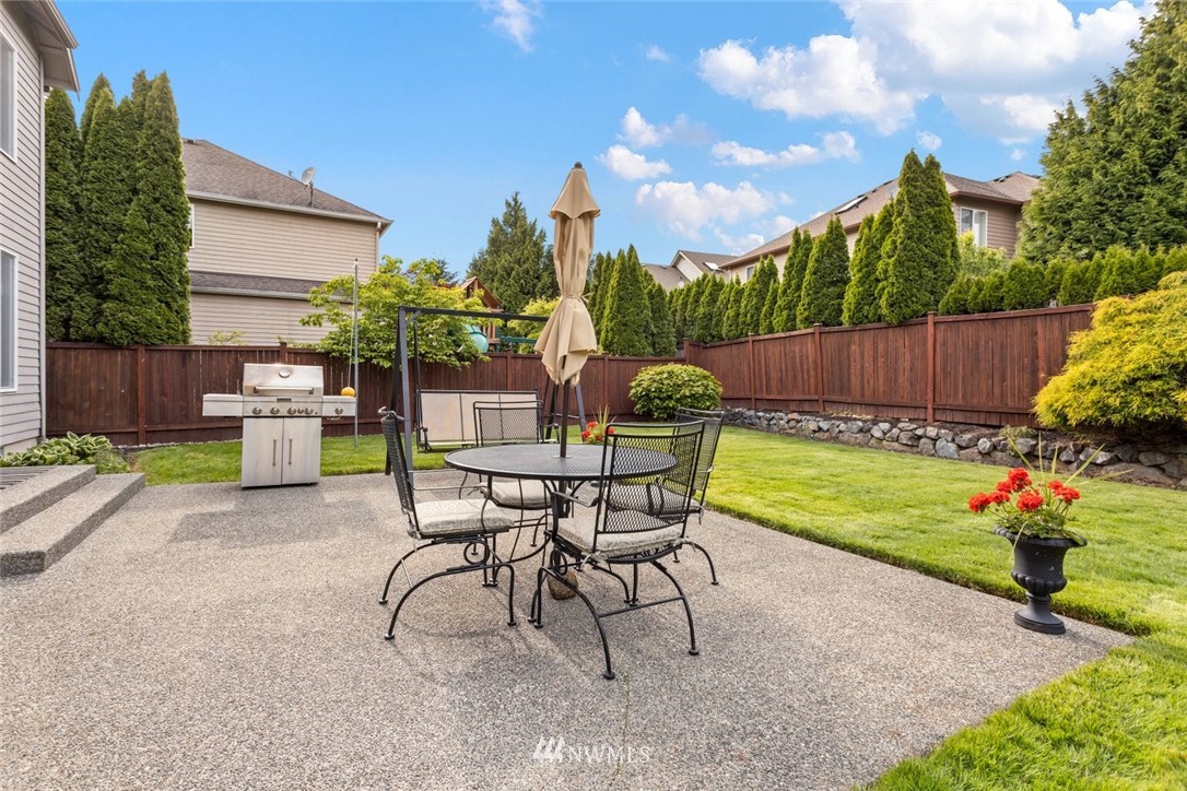 3925 208th Place Southeast Bothell, WA 98021 - Photo 3 of 30
