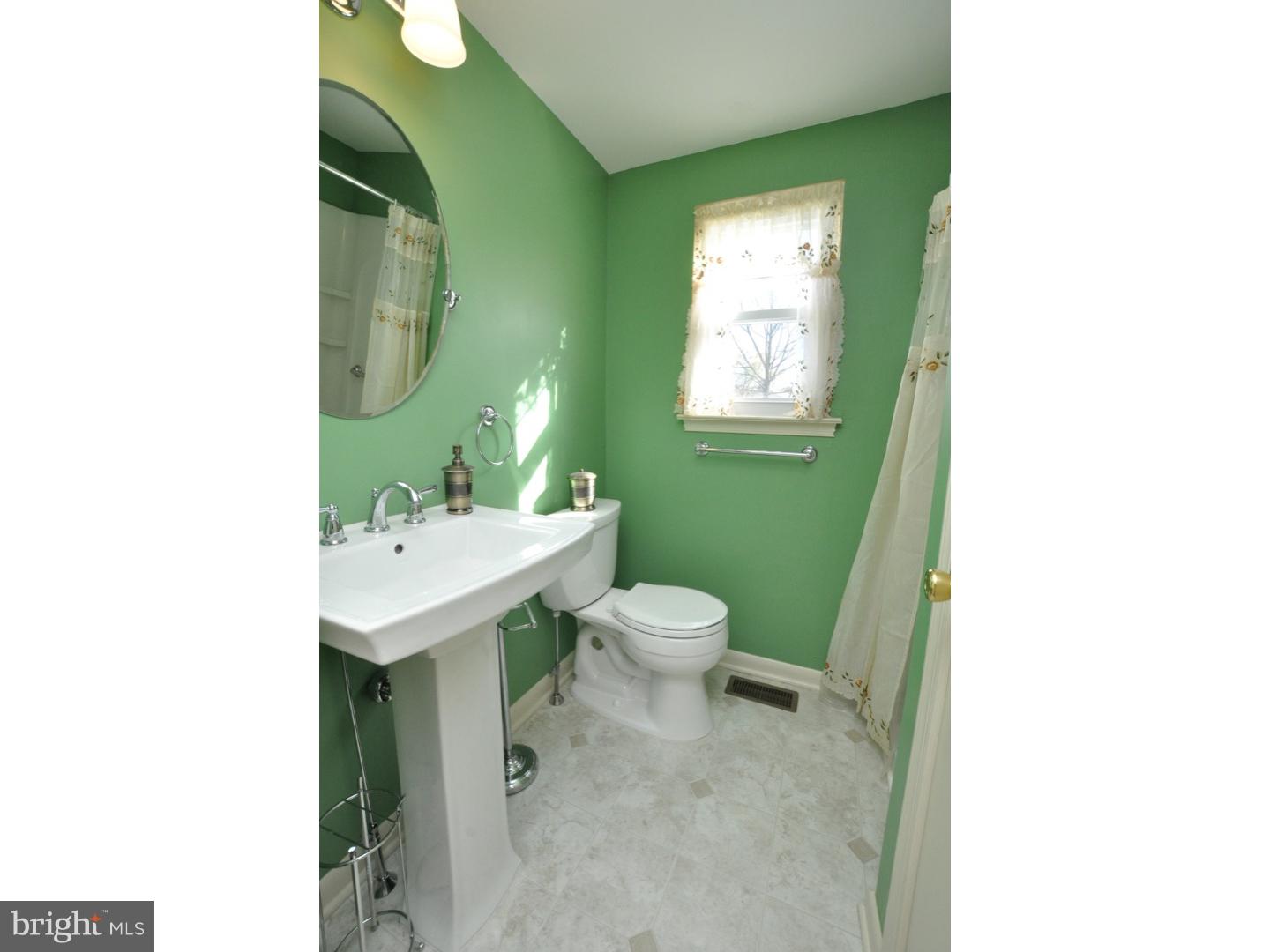 121 Red Stone Ridge Delran, NJ 08075 - Photo 14 of 20