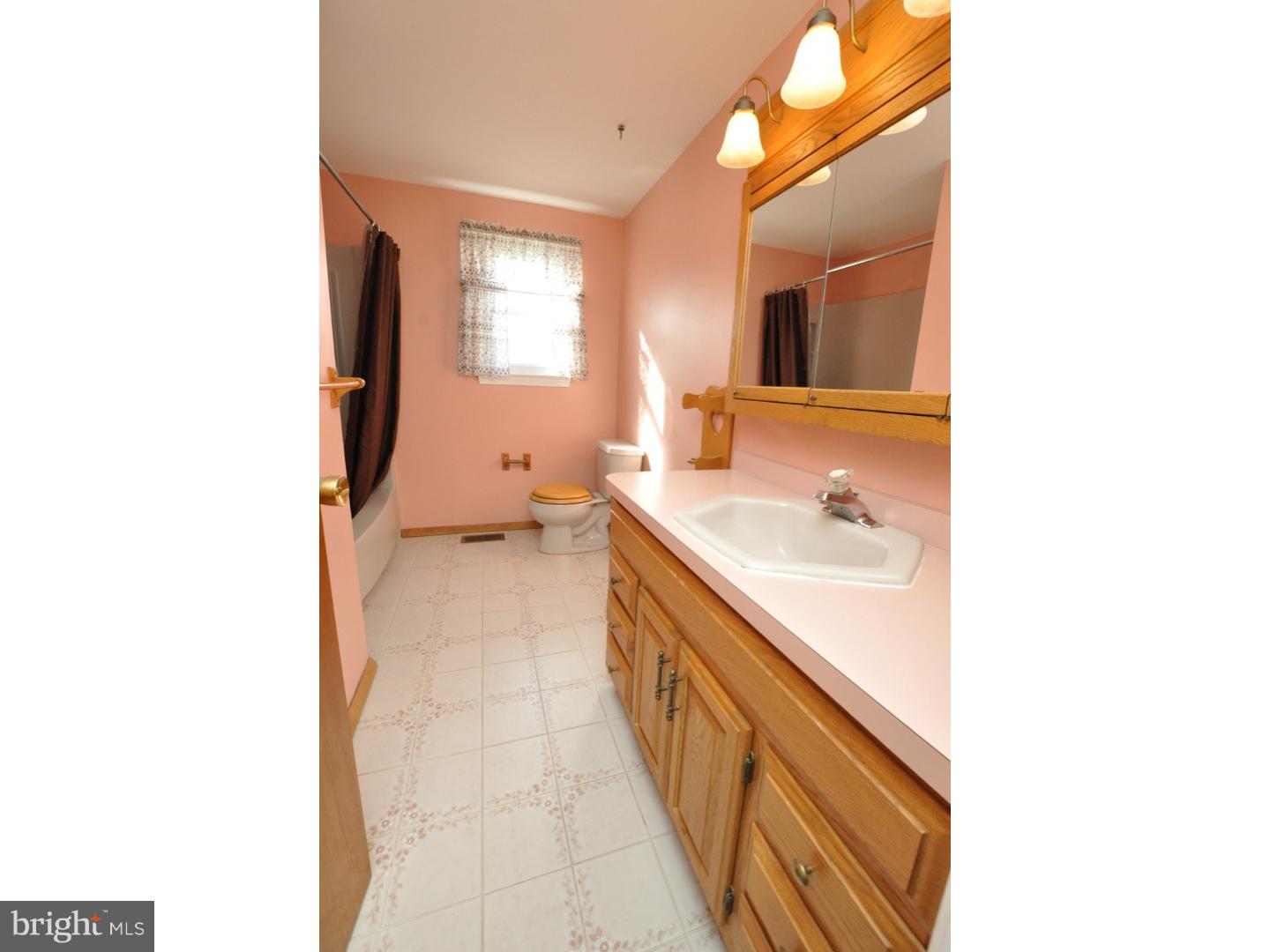 121 Red Stone Ridge Delran, NJ 08075 - Photo 16 of 20