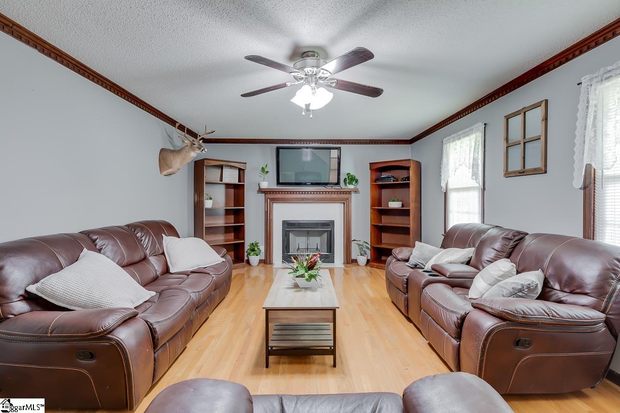 524 Hillandale Road Liberty, SC 29657 - Photo 5 of 30