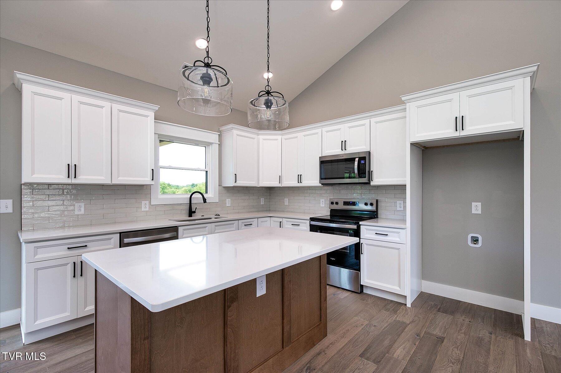 264 Ruby Rose Ridge, Unit 6 Jonesborough, TN 37659 - Photo 9 of 46 09-IMG_4970-Edit