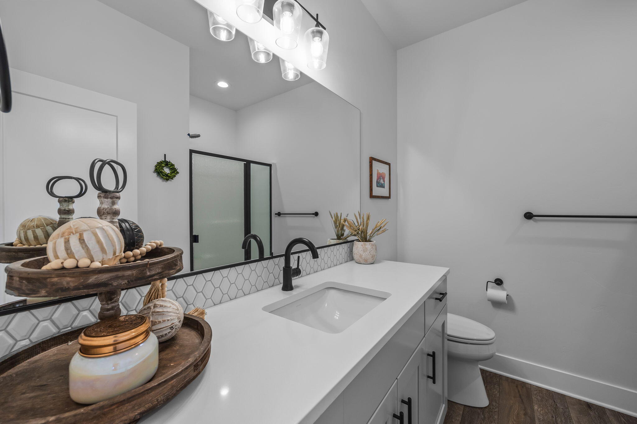 4361 Southwest 36th Street Redmond, OR 97756 - Photo 25 of 34 Full bath located downstairs.