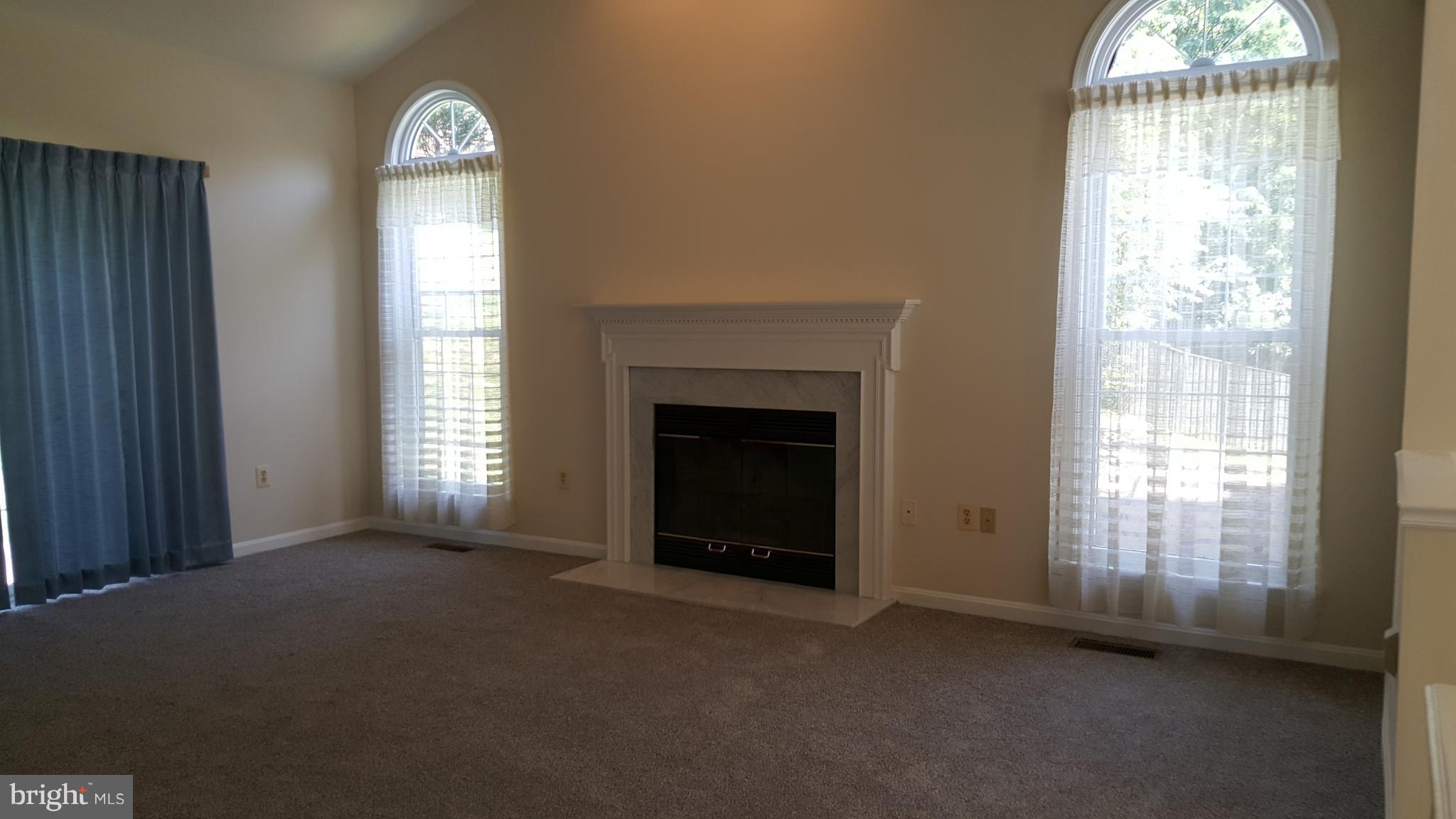 406 Longdraft Road Gaithersburg, MD 20878 - Photo 4 of 10 Family Room