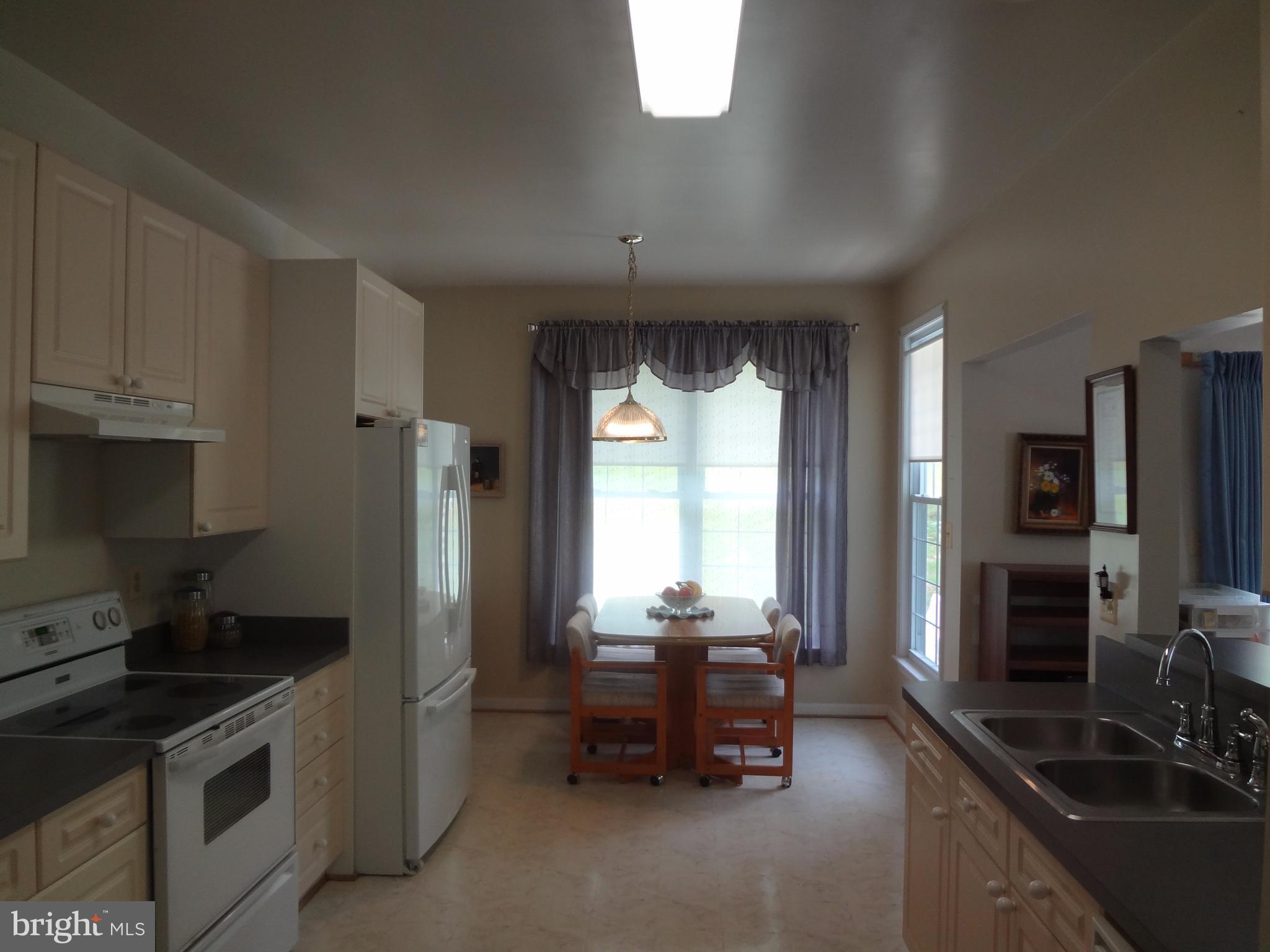 406 Longdraft Road Gaithersburg, MD 20878 - Photo 5 of 10 big Kitchen