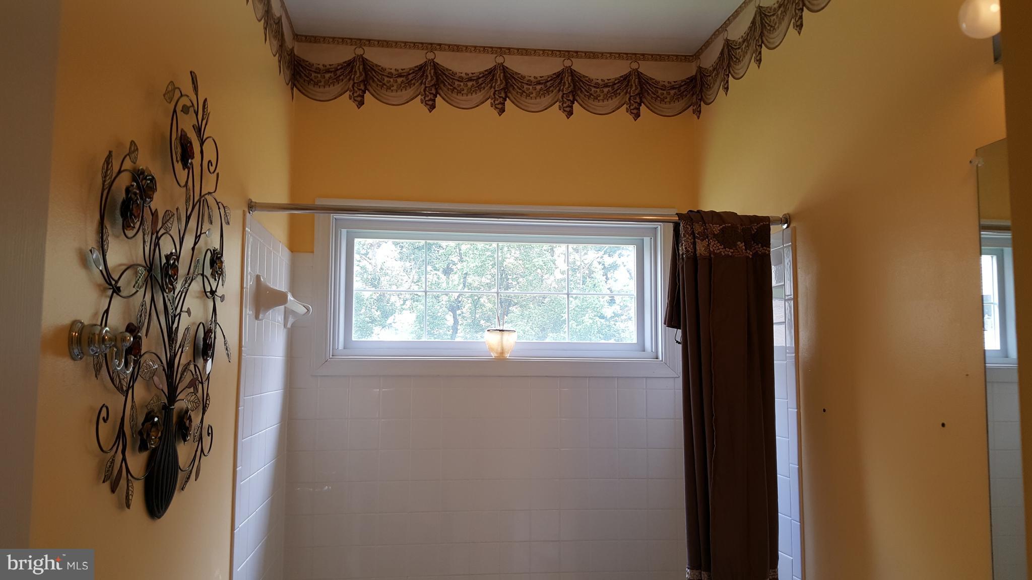 406 Longdraft Road Gaithersburg, MD 20878 - Photo 10 of 10 Bath