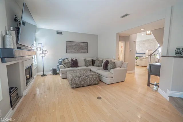 $980,000 | 23678 White Oak Court, Newhall, CA 91321