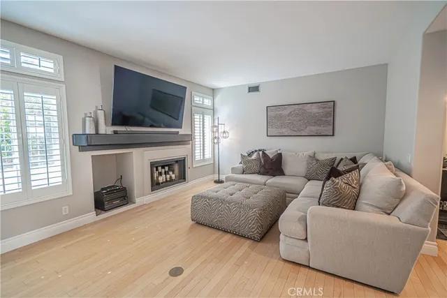 $980,000 | 23678 White Oak Court, Newhall, CA 91321