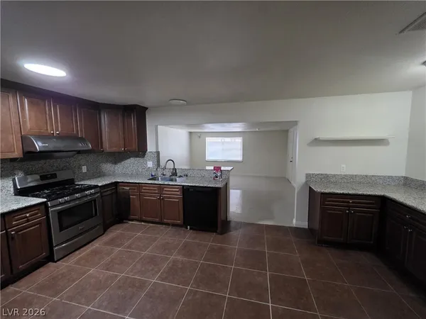 $1,975 | 7184 Pleasant View Avenue, Las Vegas, NV 89147