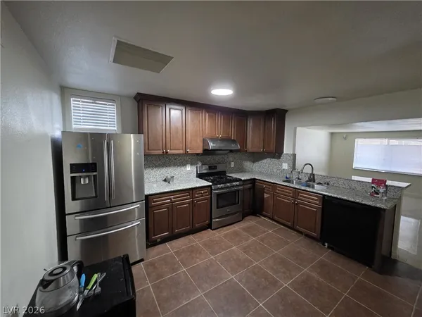 $1,975 | 7184 Pleasant View Avenue, Las Vegas, NV 89147