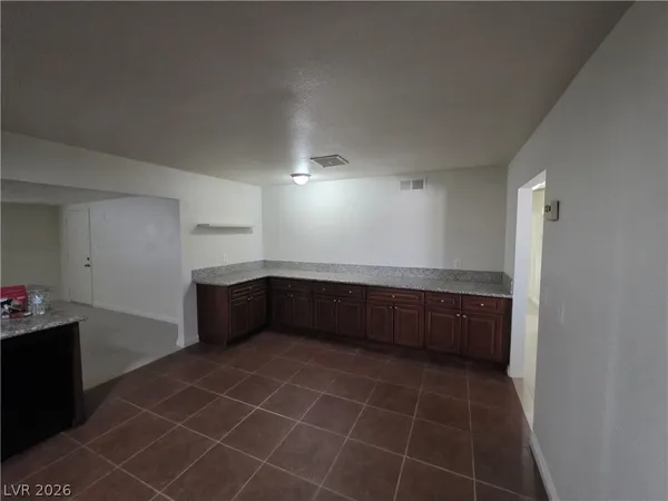 $1,975 | 7184 Pleasant View Avenue, Las Vegas, NV 89147