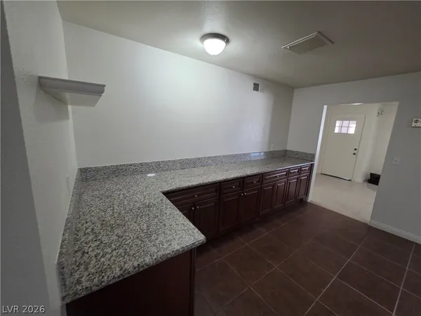 $1,975 | 7184 Pleasant View Avenue, Las Vegas, NV 89147
