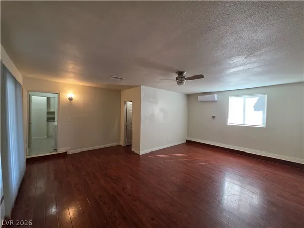 $1,975 | 7184 Pleasant View Avenue, Las Vegas, NV 89147