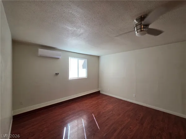 $1,975 | 7184 Pleasant View Avenue, Las Vegas, NV 89147