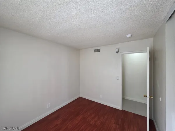 $1,975 | 7184 Pleasant View Avenue, Las Vegas, NV 89147