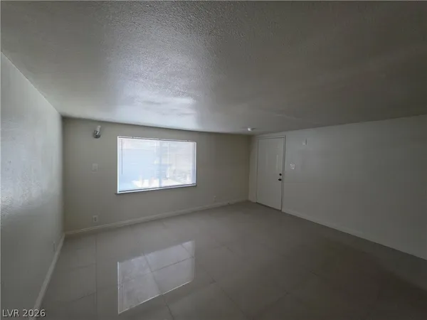$1,975 | 7184 Pleasant View Avenue, Las Vegas, NV 89147