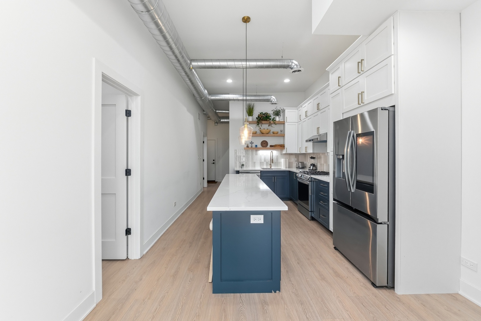 3300 North Racine Avenue, Unit 1 Chicago, IL 60657 - Photo 4 of 12 Gallery Image 4