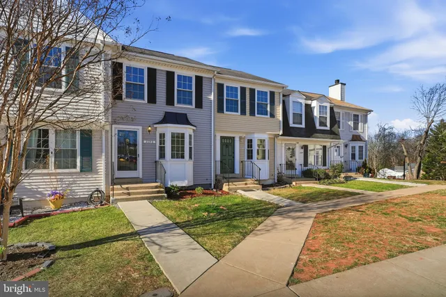 $365,000 | 8359 Georgian Court, Manassas, VA 20110