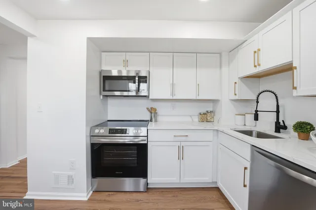 $365,000 | 8359 Georgian Court, Manassas, VA 20110