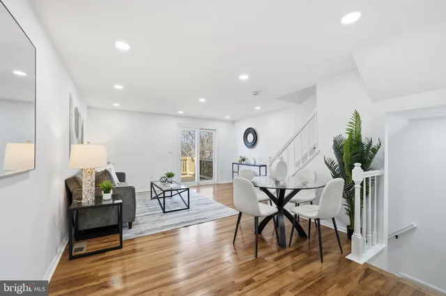 $365,000 | 8359 Georgian Court, Manassas, VA 20110