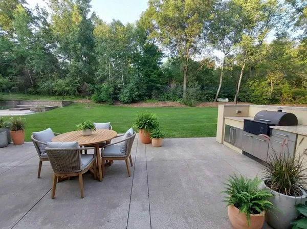 $3,000,000 | 685 Hidden Creek Trail, Mendota Heights, MN 55118