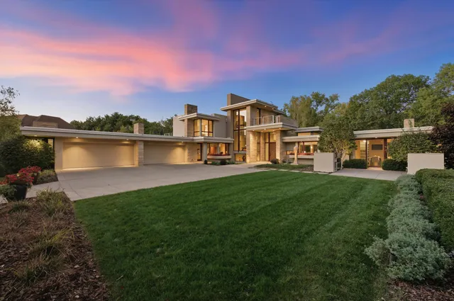 $3,300,000 | 685 Hidden Creek Trail, Mendota Heights, MN 55118