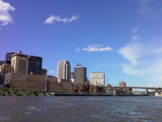 $3,300,000 | 685 Hidden Creek Trail, Mendota Heights, MN 55118