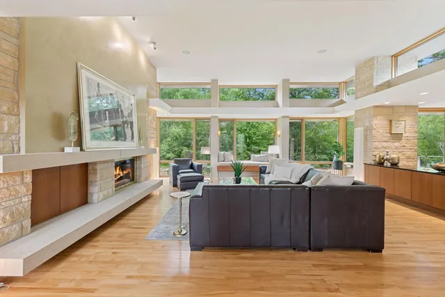 $3,300,000 | 685 Hidden Creek Trail, Mendota Heights, MN 55118