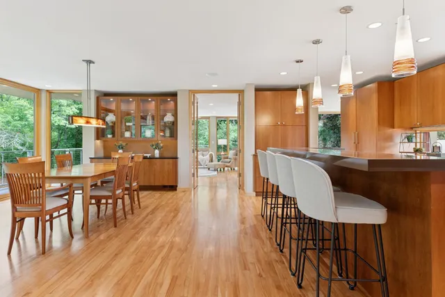 $3,300,000 | 685 Hidden Creek Trail, Mendota Heights, MN 55118