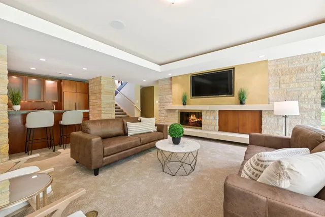 $3,300,000 | 685 Hidden Creek Trail, Mendota Heights, MN 55118