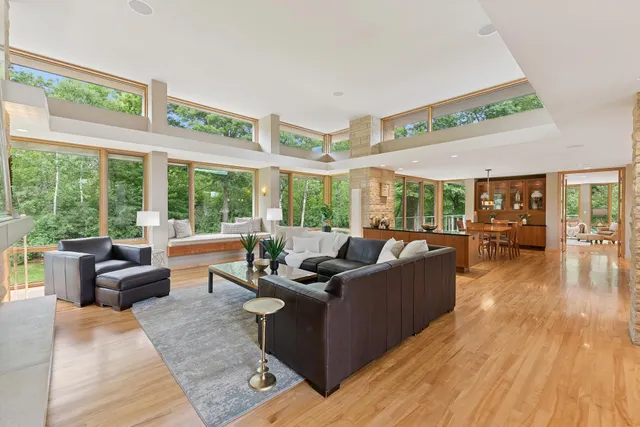 $3,300,000 | 685 Hidden Creek Trail, Mendota Heights, MN 55118