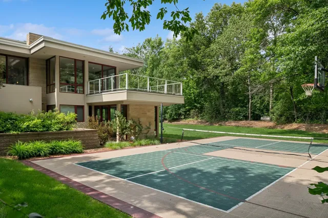 $3,300,000 | 685 Hidden Creek Trail, Mendota Heights, MN 55118