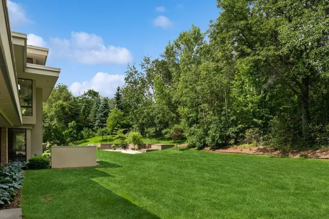 $3,300,000 | 685 Hidden Creek Trail, Mendota Heights, MN 55118