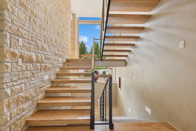 $3,300,000 | 685 Hidden Creek Trail, Mendota Heights, MN 55118