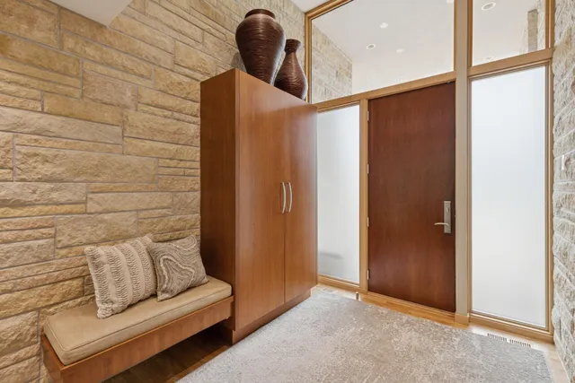 $3,300,000 | 685 Hidden Creek Trail, Mendota Heights, MN 55118