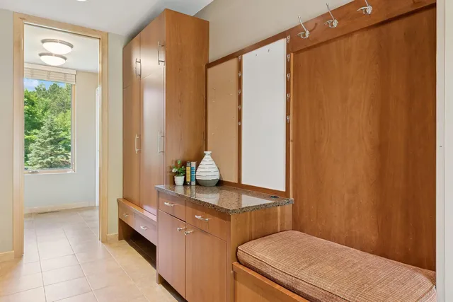 $3,300,000 | 685 Hidden Creek Trail, Mendota Heights, MN 55118