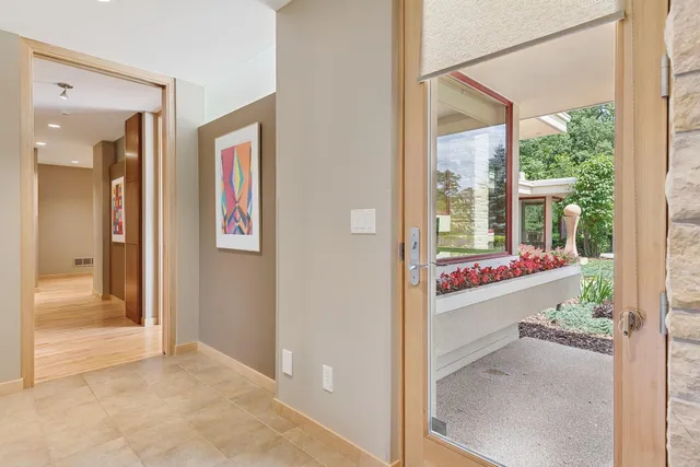 $3,300,000 | 685 Hidden Creek Trail, Mendota Heights, MN 55118