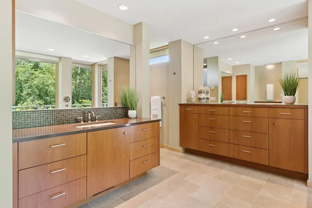 $3,300,000 | 685 Hidden Creek Trail, Mendota Heights, MN 55118