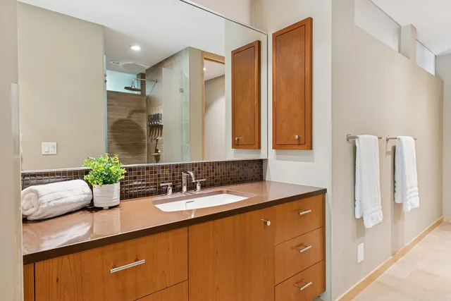 $3,300,000 | 685 Hidden Creek Trail, Mendota Heights, MN 55118