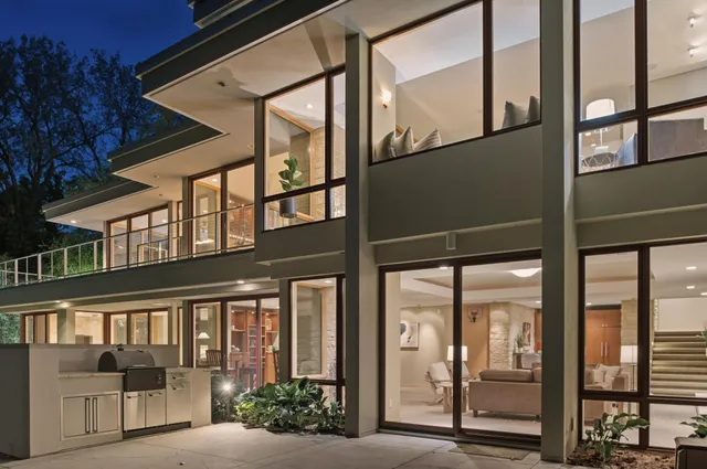 $3,300,000 | 685 Hidden Creek Trail, Mendota Heights, MN 55118