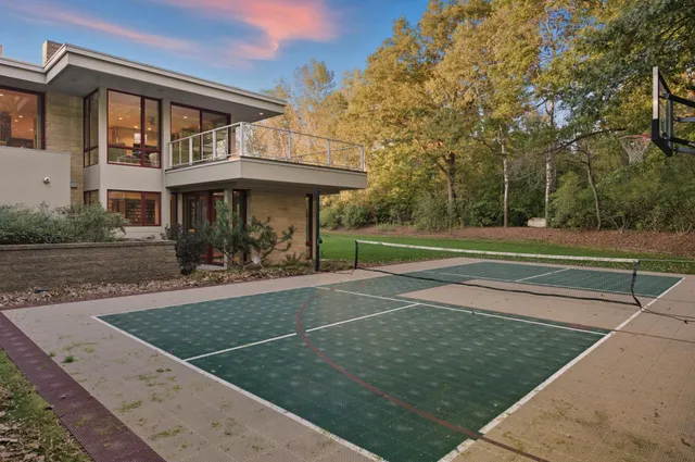 $3,300,000 | 685 Hidden Creek Trail, Mendota Heights, MN 55118