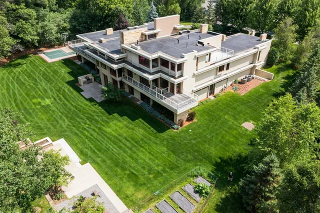 $3,300,000 | 685 Hidden Creek Trail, Mendota Heights, MN 55118