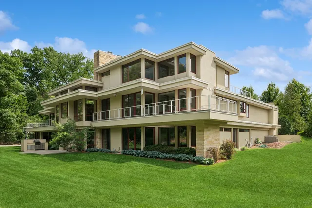 $3,300,000 | 685 Hidden Creek Trail, Mendota Heights, MN 55118
