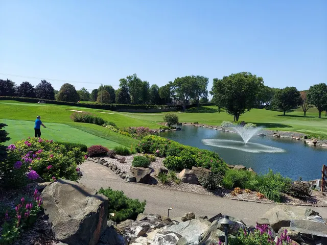 $3,300,000 | 685 Hidden Creek Trail, Mendota Heights, MN 55118