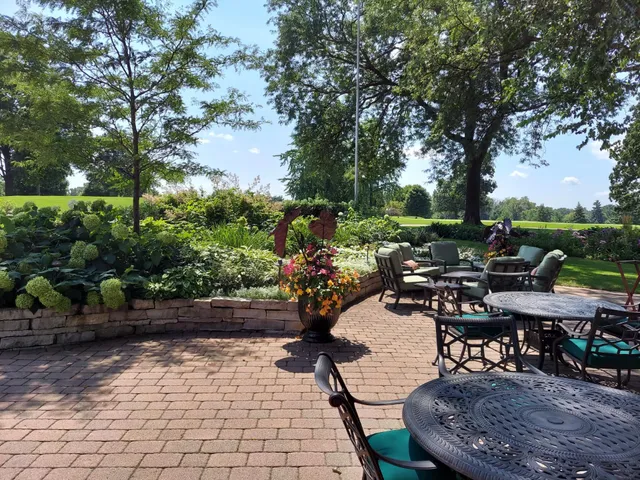 $3,300,000 | 685 Hidden Creek Trail, Mendota Heights, MN 55118