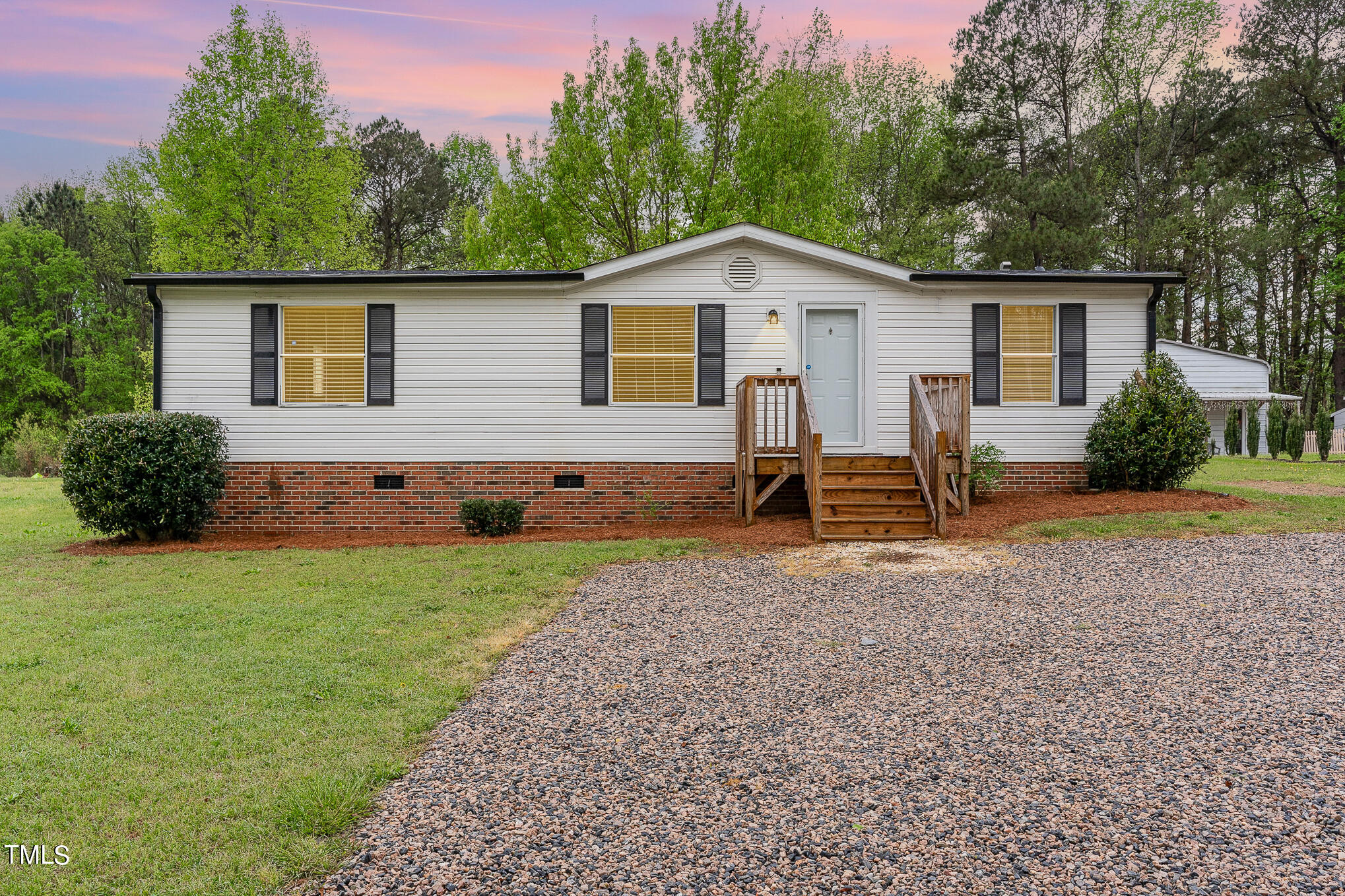815 West Watson Road Benson, NC 27504 - Photo 1 of 17 001_dsc00093-edit_2