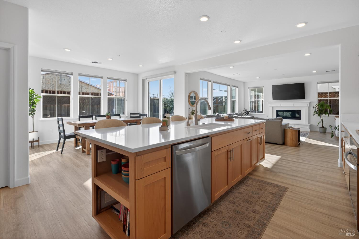 7448 Wendy Drive Rohnert Park, CA 94928 - Photo 5 of 61