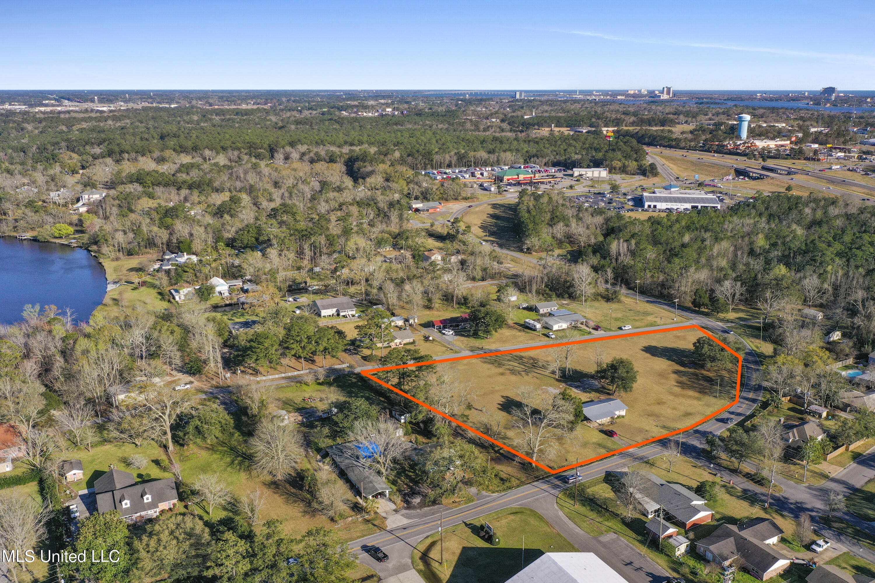 11532 Cedar Lake Road Biloxi, MS 39532 - Photo 4 of 8 006