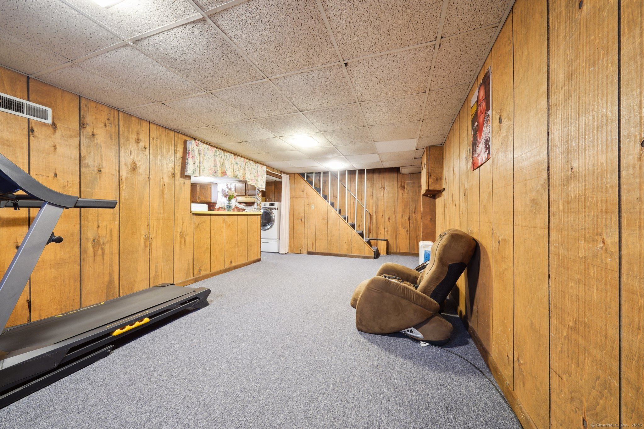 17 Alden Street Stamford, CT 06902 - Photo 18 of 34 a room with furniture and a window